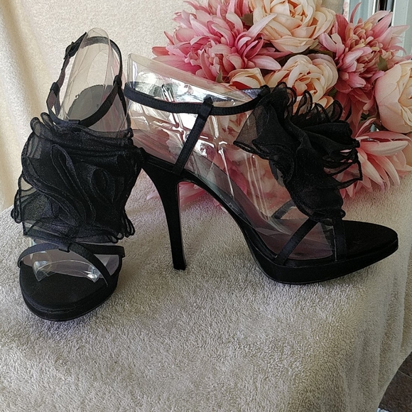 Nadara Shoes - *Host Pick!* Black Strappy Sandals with Ruffle
